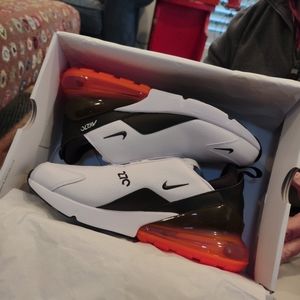 Nike Air Max 270 PRM LEA